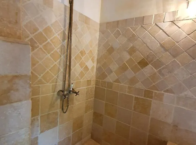 La Petite Grande Apartment *