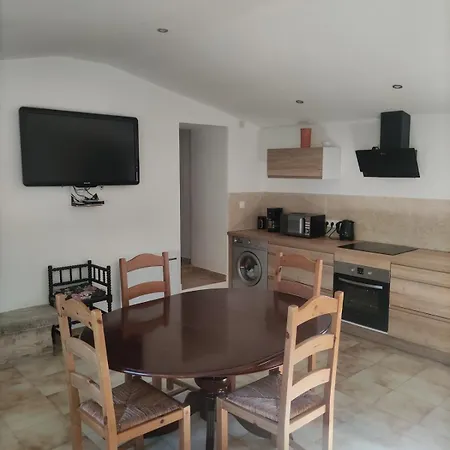 La Petite Grande Apartman *